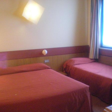 Hotel Roma ブッソレンゴ エクステリア 写真