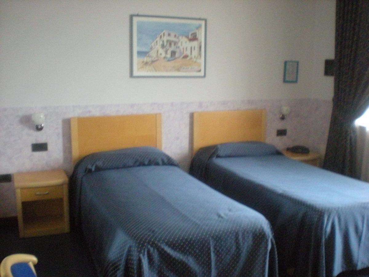 Hotel Roma ブッソレンゴ 部屋 写真